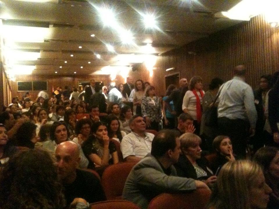 Un coloquio multitudinario