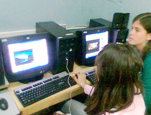 Búsqueda laboral: maestro/a para el área de informática nivel primario